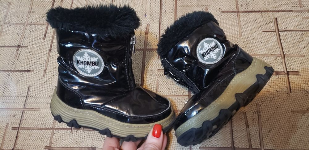 Зимние сапожки на малышку 23 и 24р