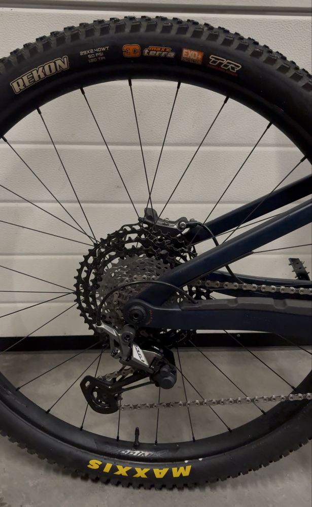 Orbea Rise XTR Kashima Carbon Electrica