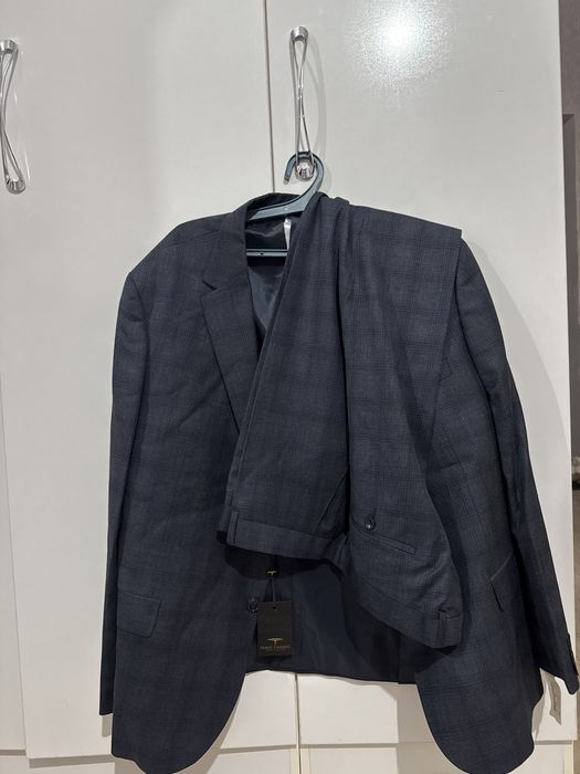 Костюм двойка 3 пары, пиджаки