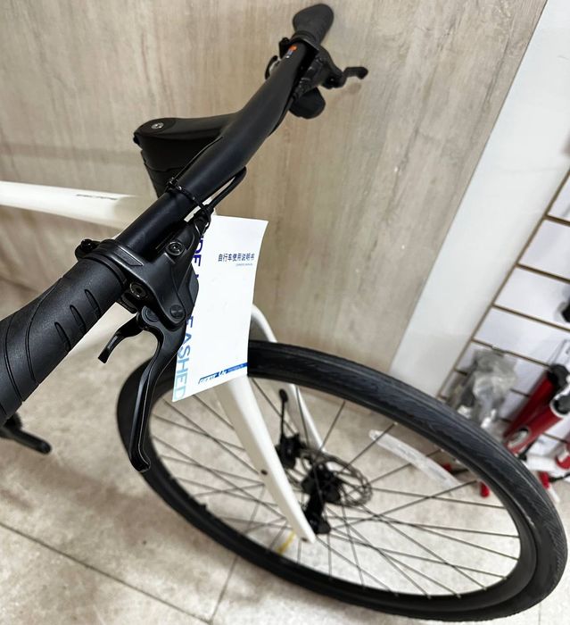 Велосипед GIANT ESCAPE 1 PLUS Новинка 2026!