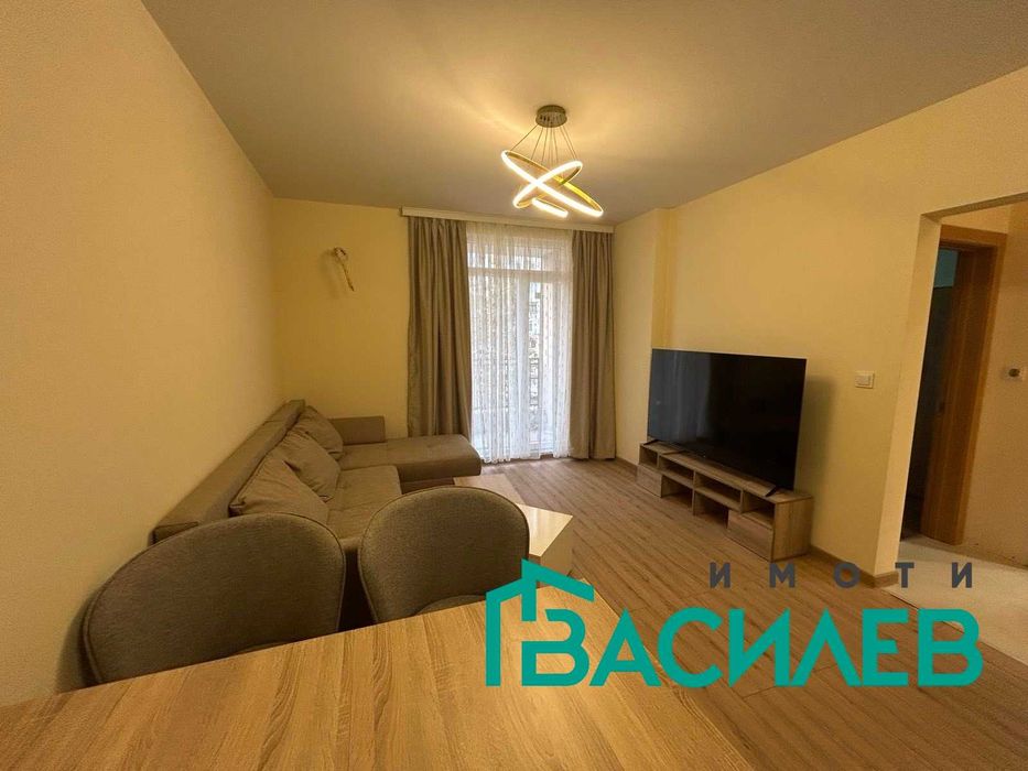 Дава се под наем Тристаен апартамент в София, Център - 86 кв.м за 816 € - Снимка #1