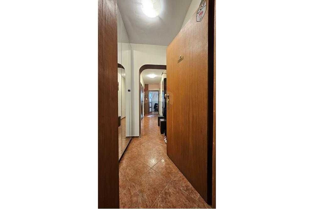 Продава се Тристаен апартамент в София, Витоша - 104 кв.м за 12 €/кв.м - Снимка #14