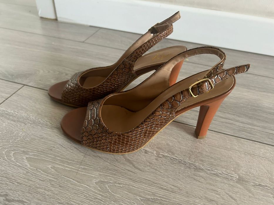 Продам босаножку