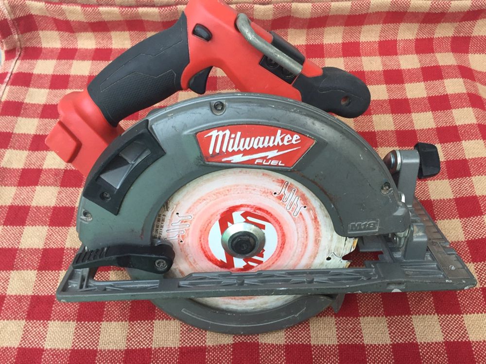 Milwaukee M18 CCS66/ръчен безчетков циркуляр/