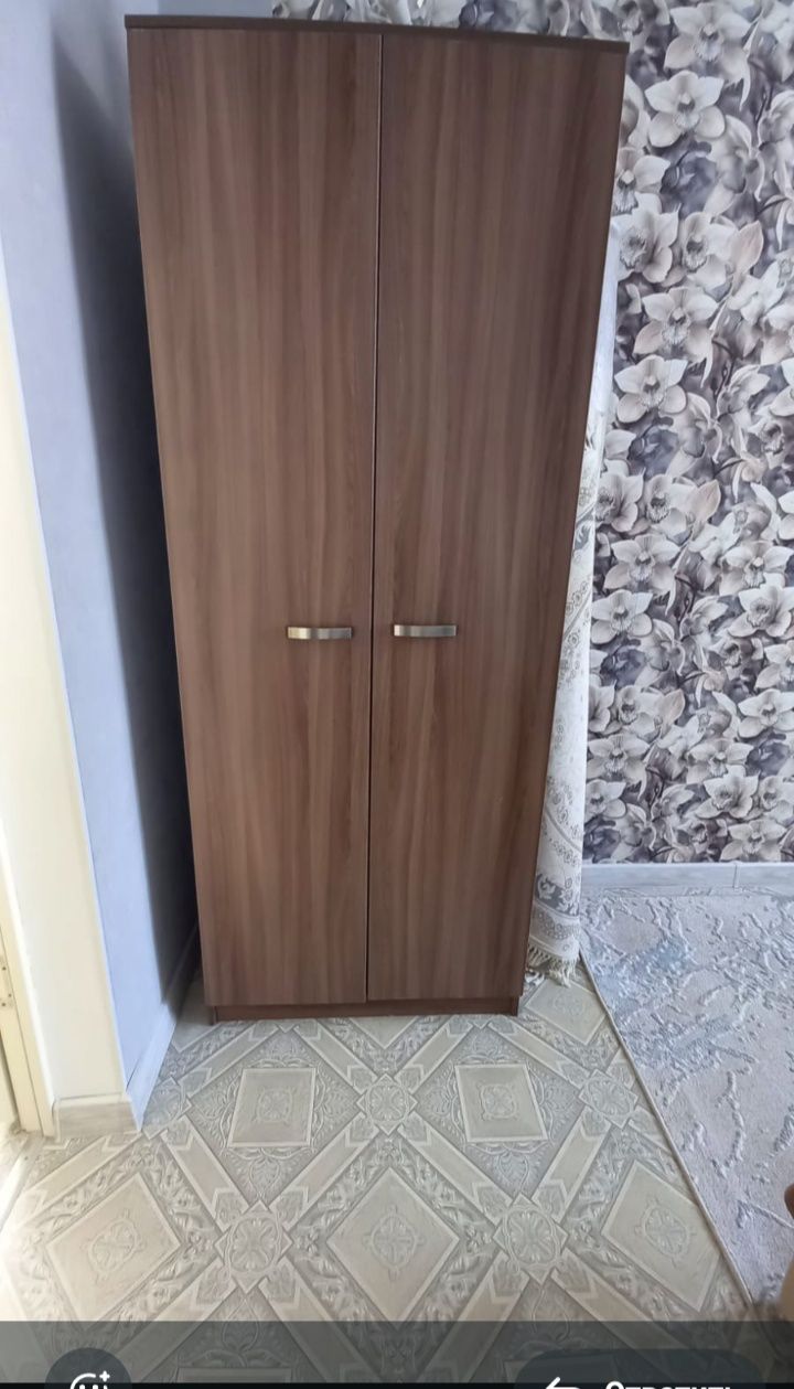 Шифонер,тумб.стол продам.
