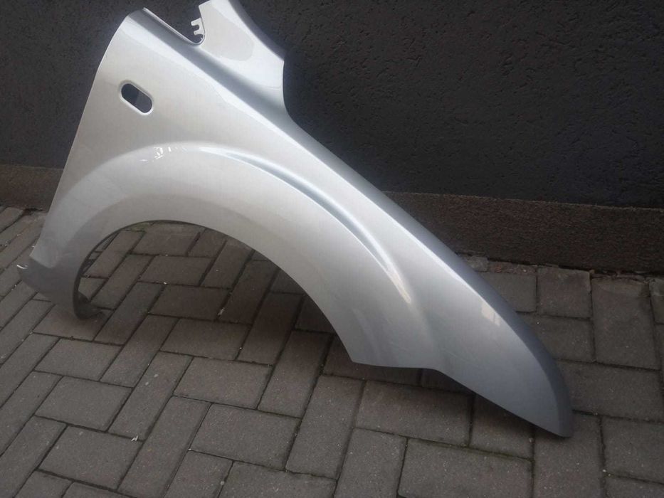 Aripa Fata Dreapta Ford Focus 2/II 2004-2008 Vopsita Gri Deschis