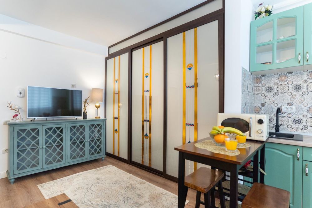 Vand studio Mamaia Nord / Alezzi