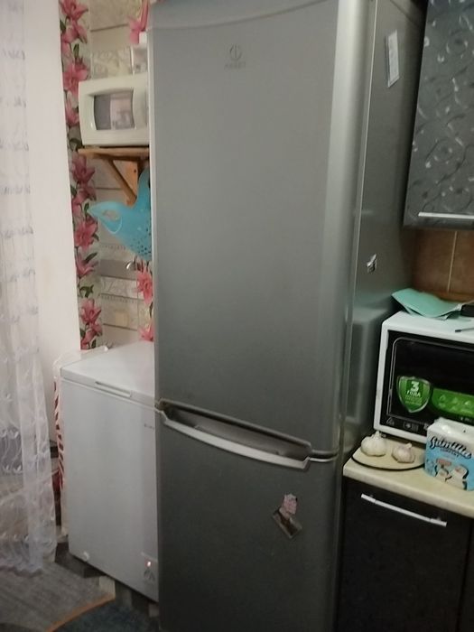 Продам б/у холодильник