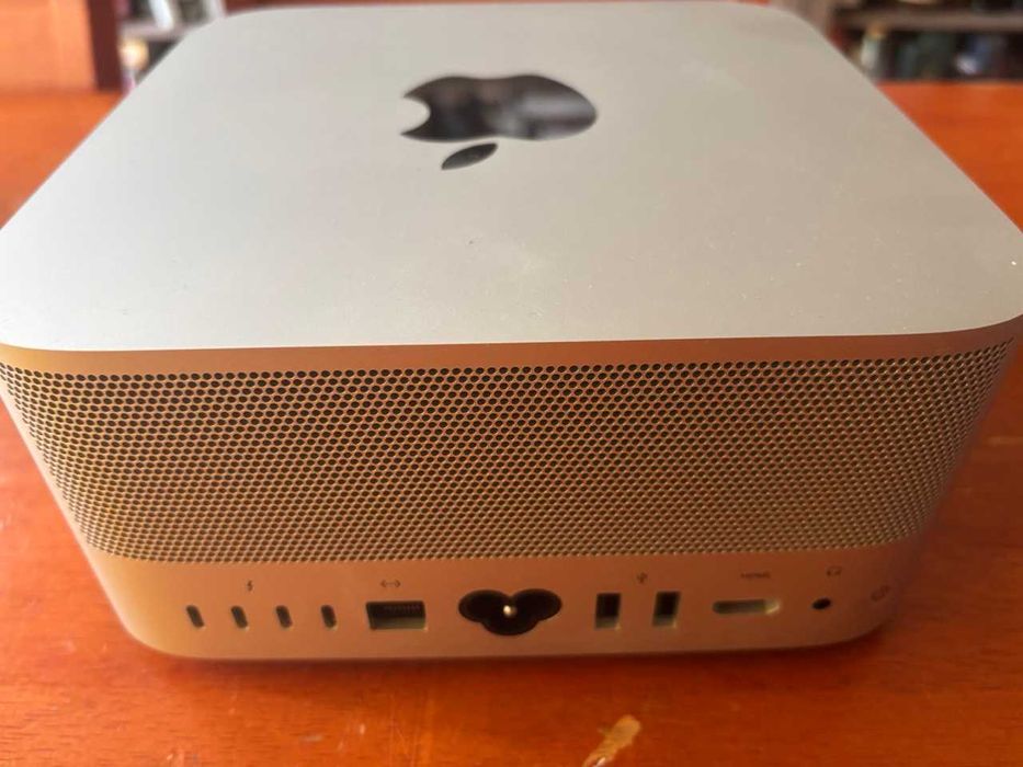 Apple M1 Studio Max 32GB RAM 512 SSD