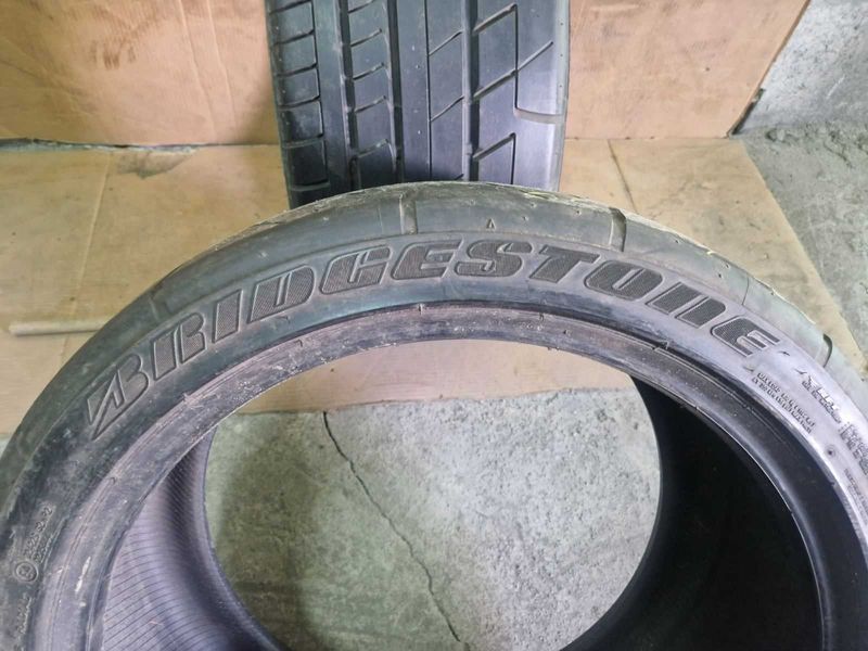 2 Bridgestone R20 285/35
летни гуми
DOT4117