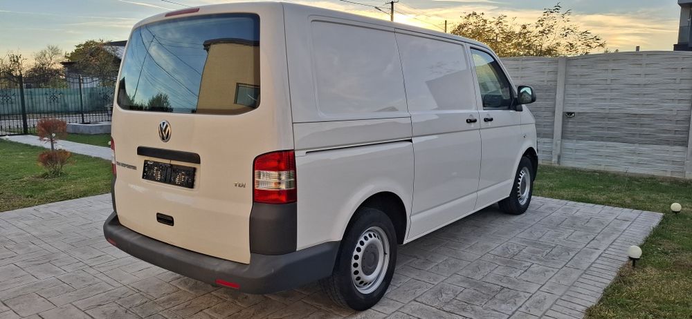 VW T5 Transporter 2013 2.0tdi €5 vivaro trafic vito