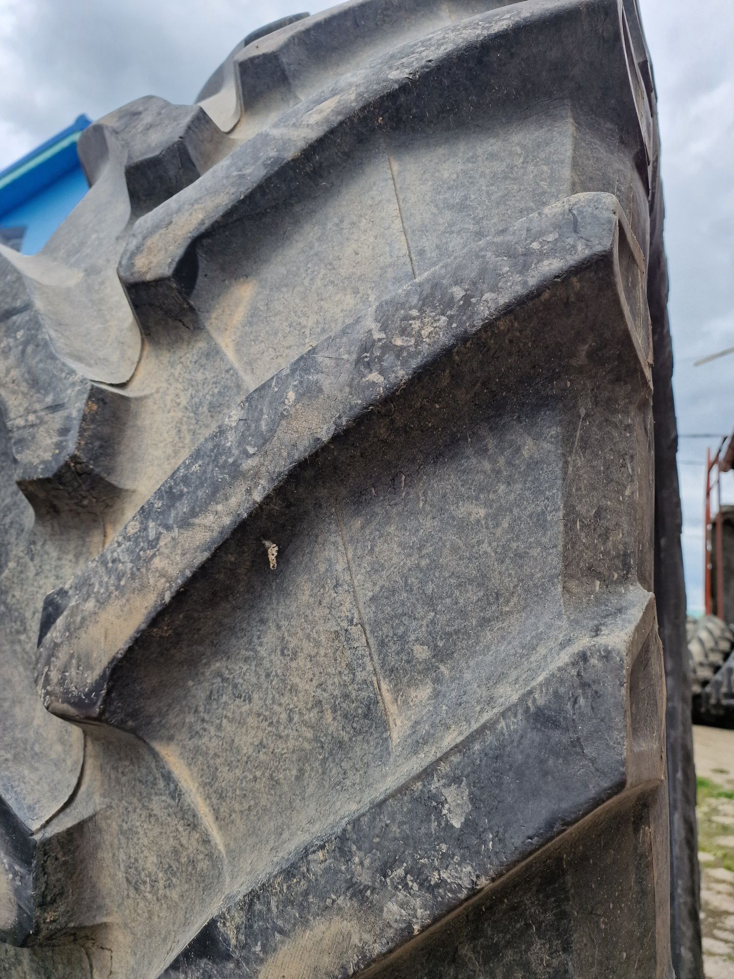 CAUCIUC agricol 650/65R42 marca Trelleborg