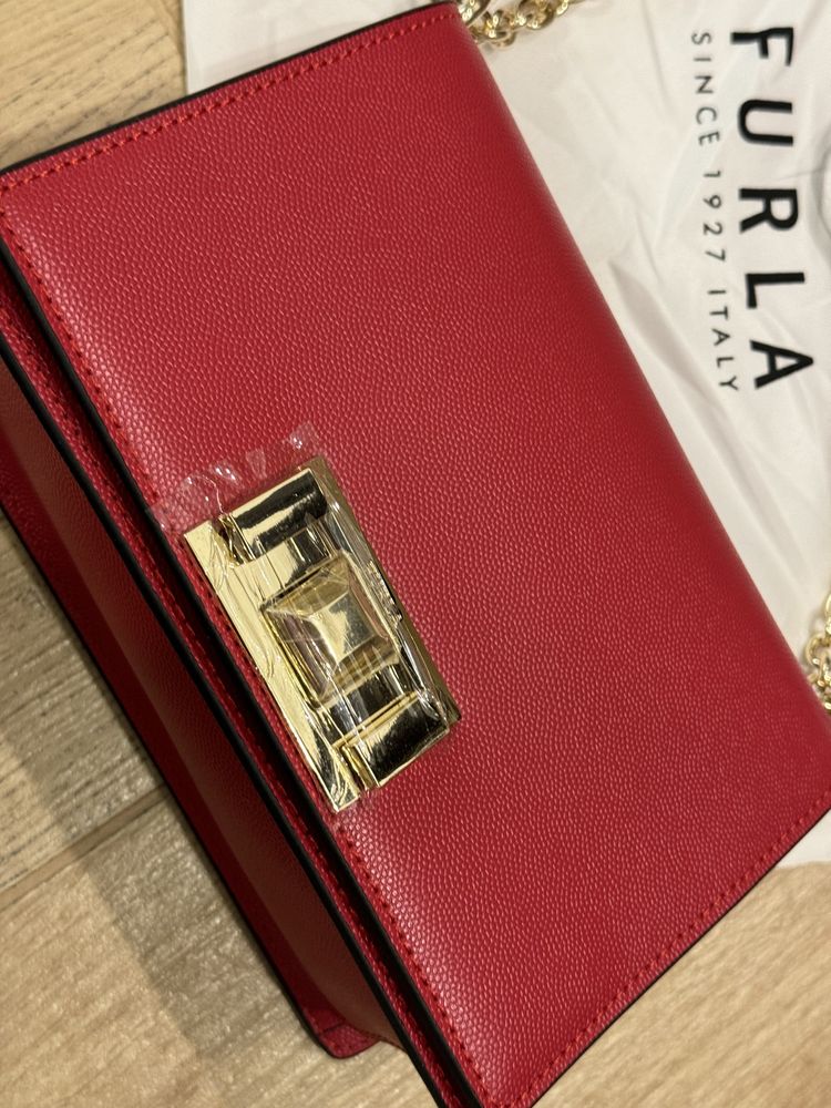 Червена дамска чанта Фурла Furla