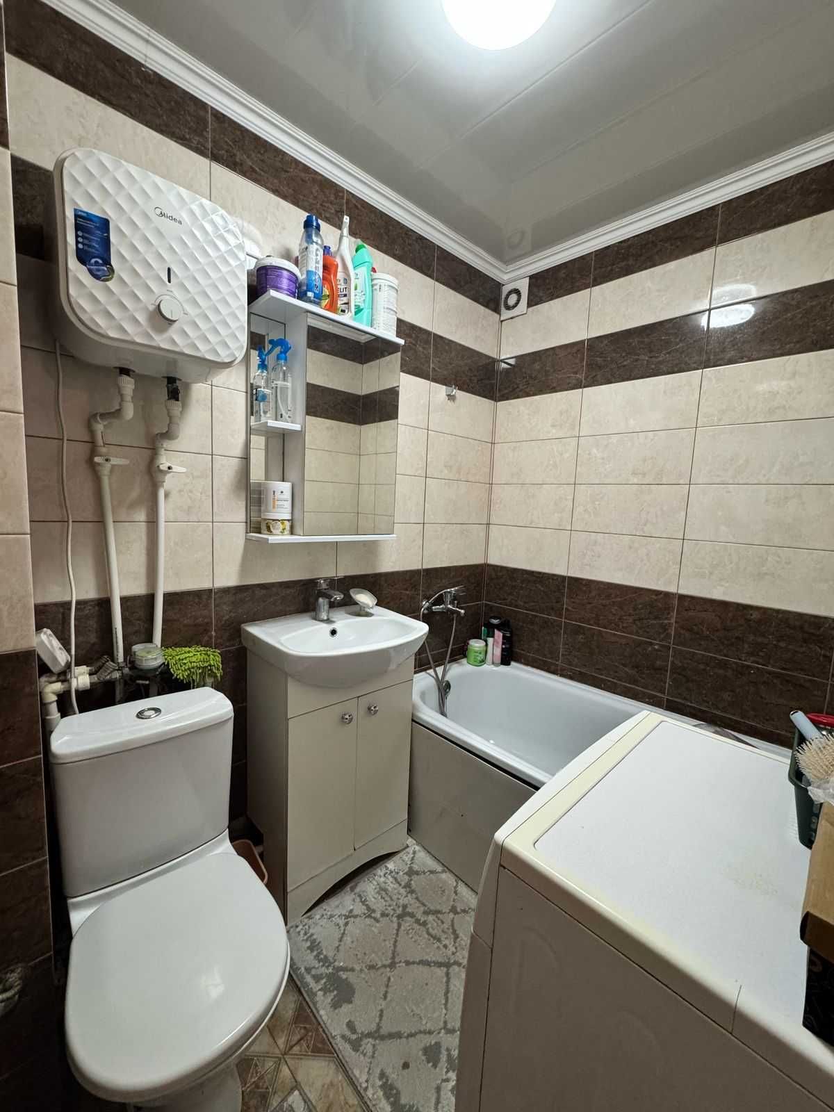 Продам 1 комн квартиру на 6 мкр