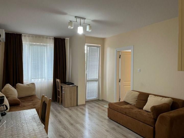 Тристаен апартамент в района на Младежки хълм