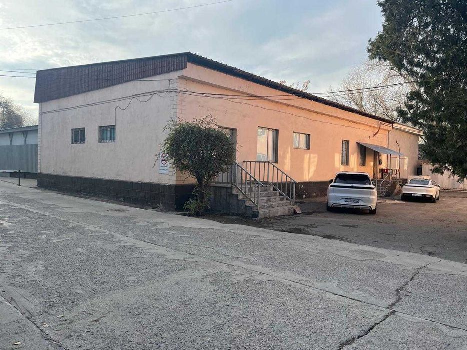 Сдам в аренду  отдельно стоящее здание с прилегающим участком