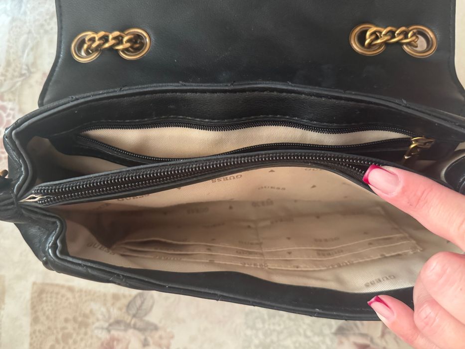 Чанта GUESS черна с дълга дръжка