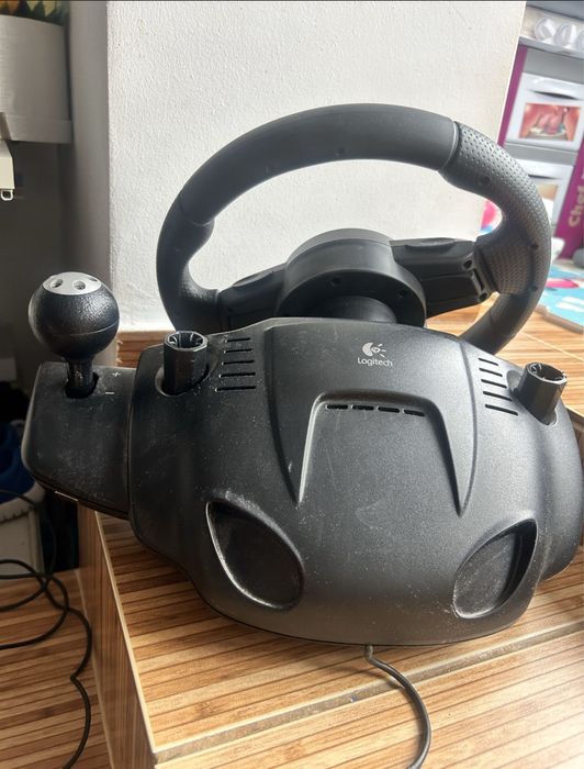 Volan Logitech Driving Force GT cu pedale si schimbator de viteze