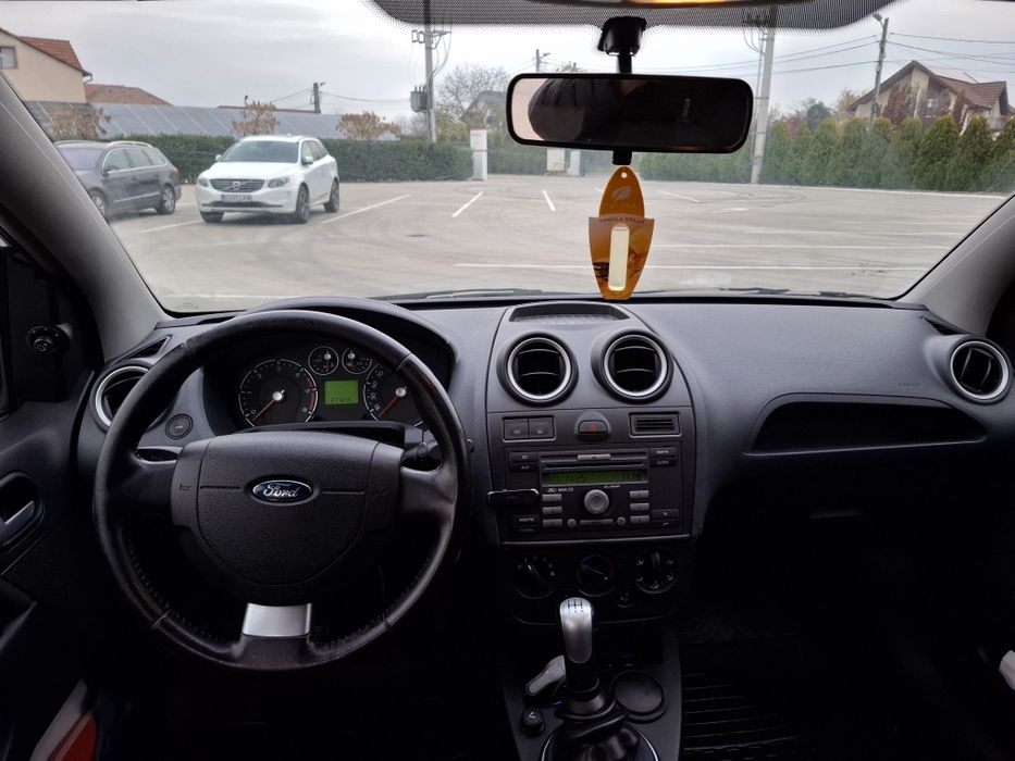 Vând Ford Fiesta an 2006