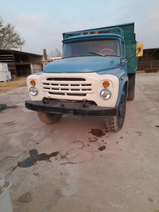 Зил самосвал сотилади