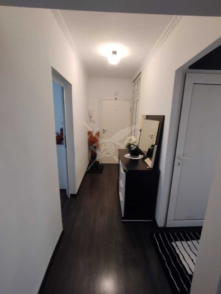 Продава се Тристаен апартамент в Бургас, Славейков - 82 кв.м за 1952 €/кв.м - Снимка #10