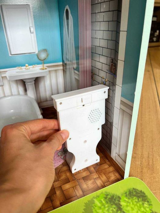 Продавам къщичка за кукли