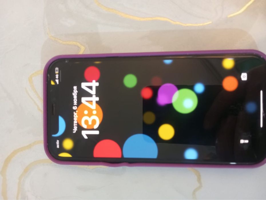 Продам айфон без минусов ремонте не был с каробкой фейс работает 79%