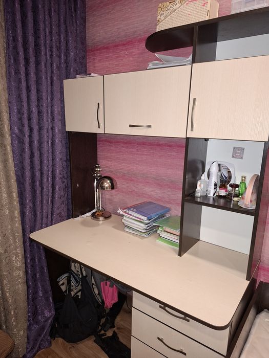 Продам ученический стол!