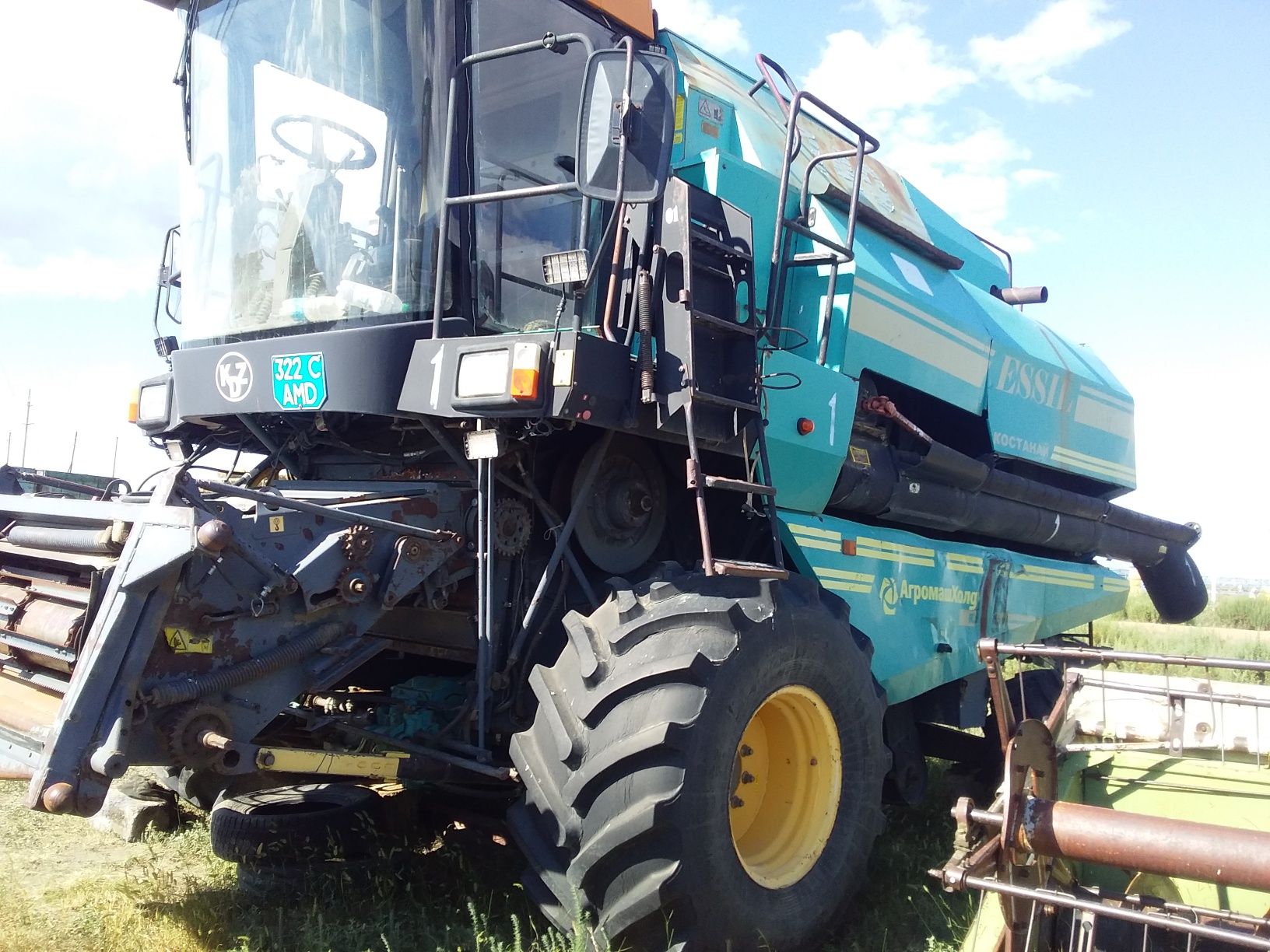 Комбайн Есиль740