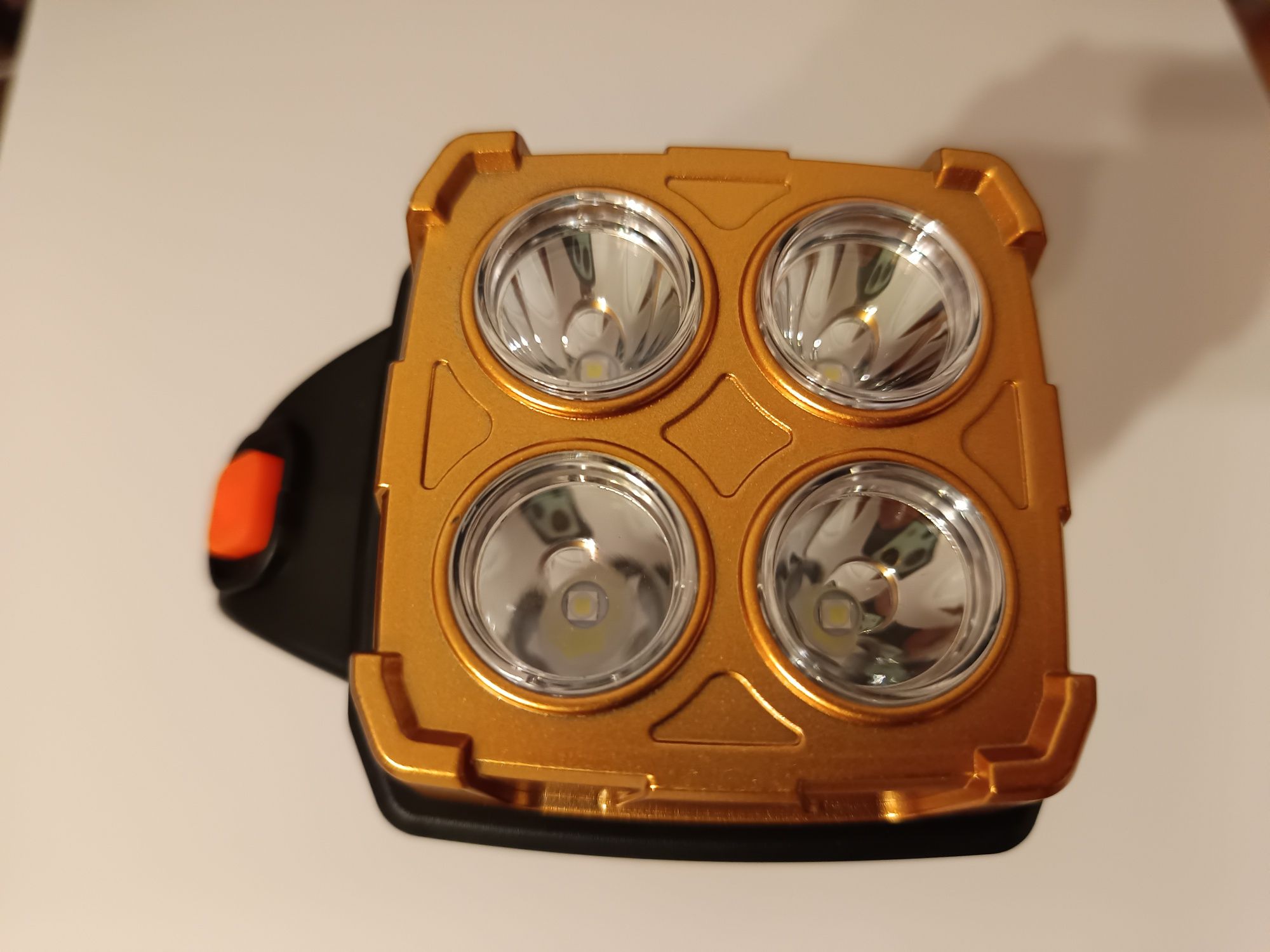 Lanternă cu acumulator