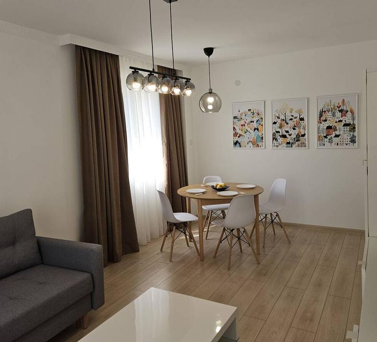 Дава се под наем Тристаен апартамент в Пловдив, Център - 91 кв.м за 652.8 € - Снимка #1