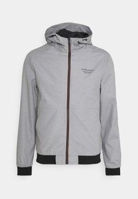Jack & Jones на едро