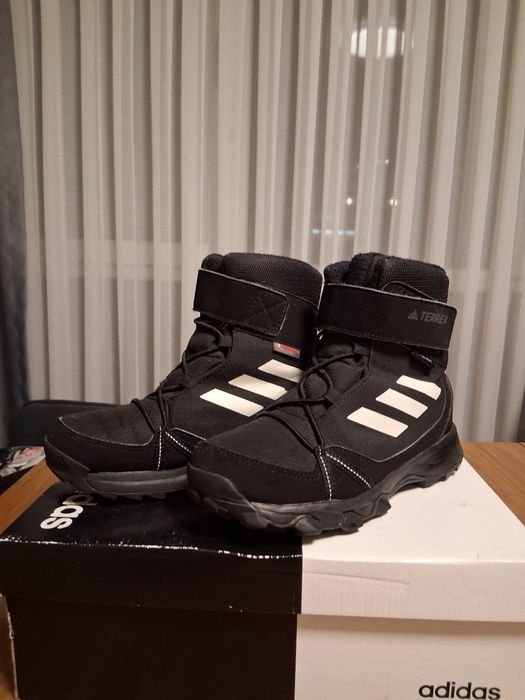 Зимни апрески на марките Тhe North Face ; Adidas Terrex ; H&M