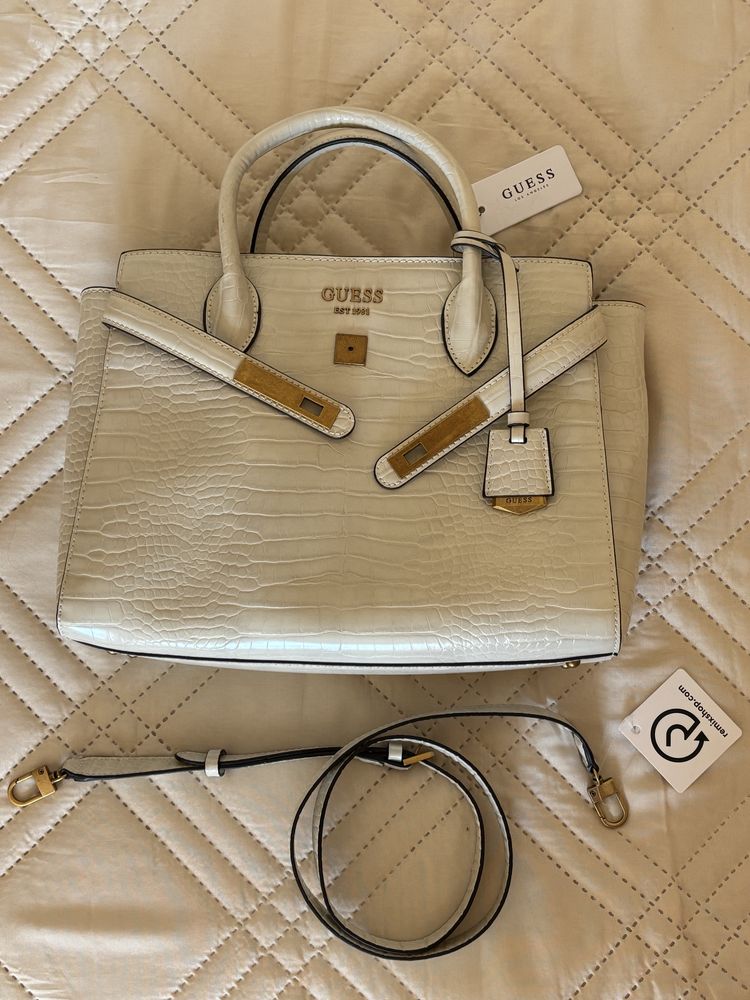 Оригинална чанта Guess