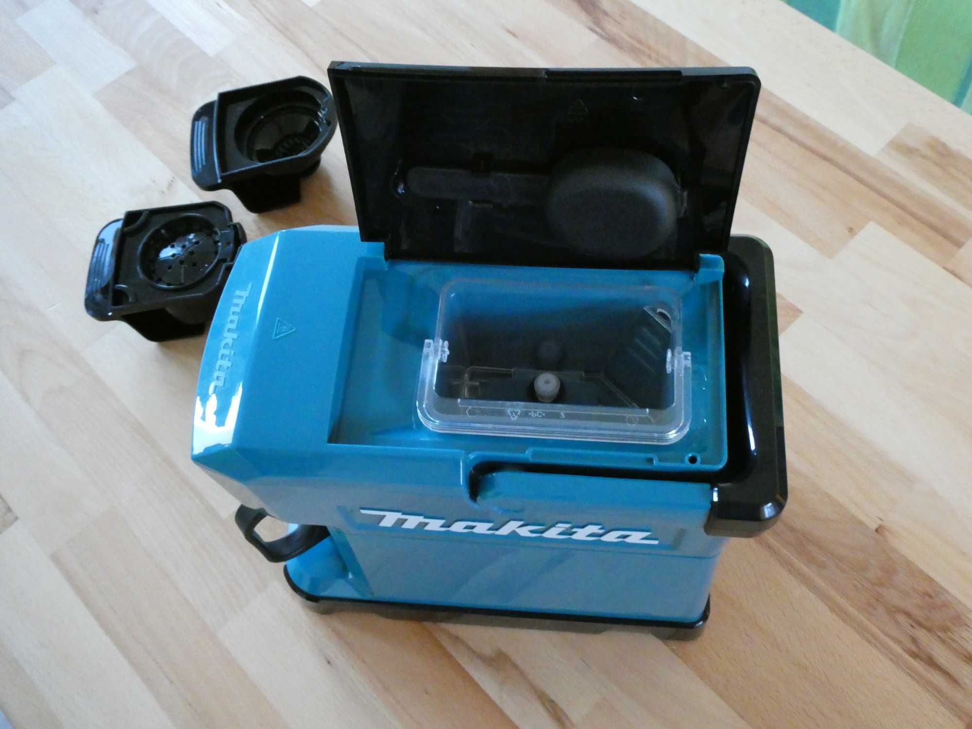 Кафе машина Makita DCM501Z