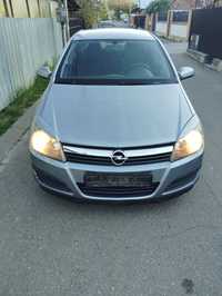 Vînd Opel Astra 2004