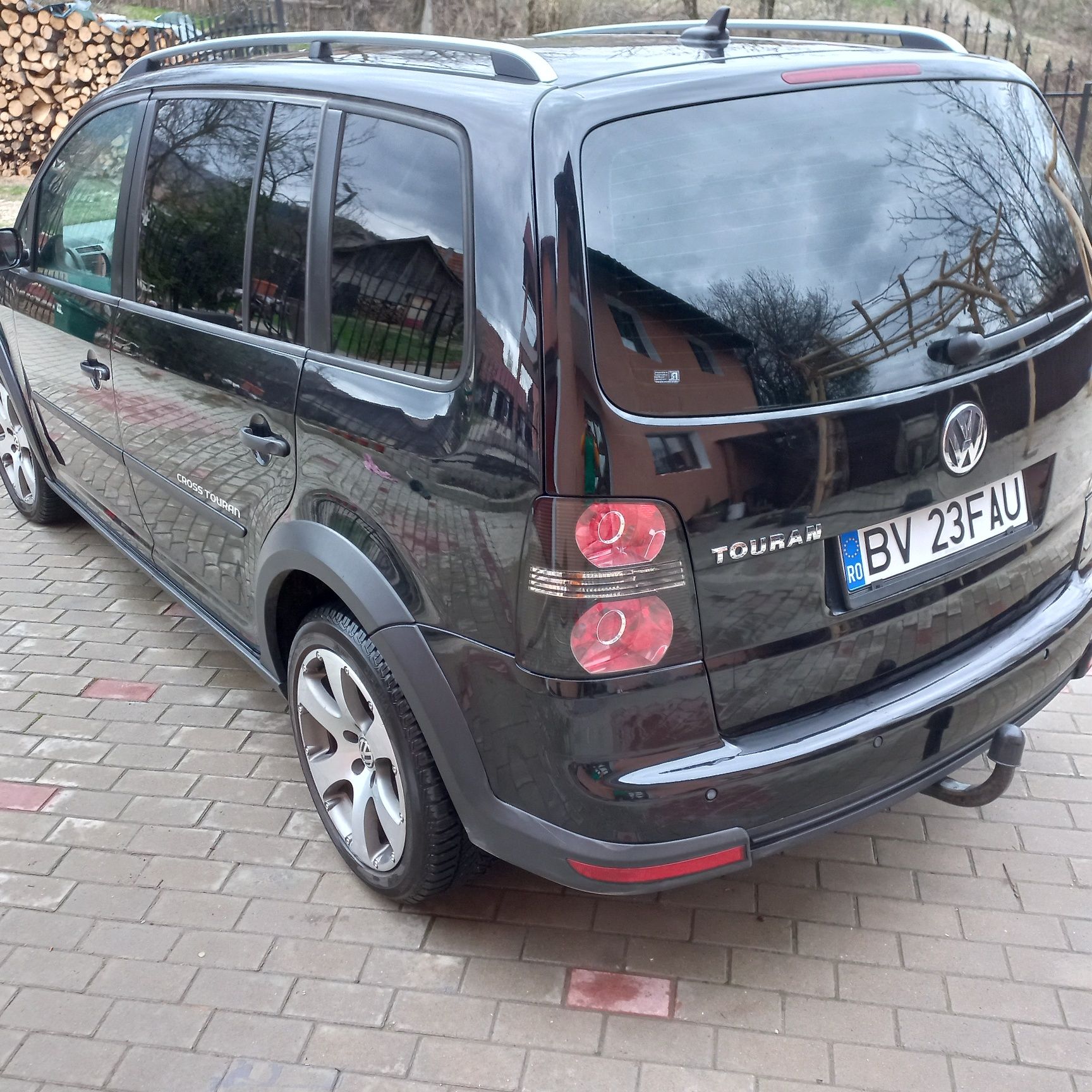 Vând Touran Cross 2009 Model Exclusiv 2.0 170 de cai