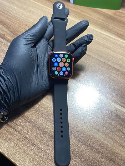 Apple Watch Seria 6 / 44 mm / GPS / Red / Sănătate baterie 71% / Bun |