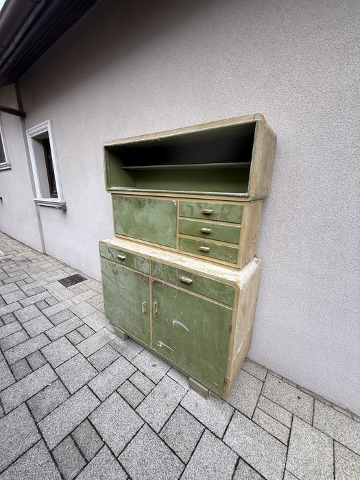 Donez dulap vechi pentru reconditionat