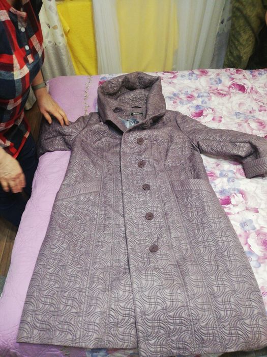 Демисезонное пальто, в отличном состоянии. .Недорого