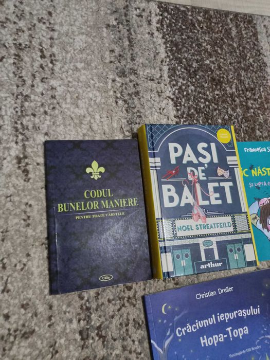 Vând set de cărți