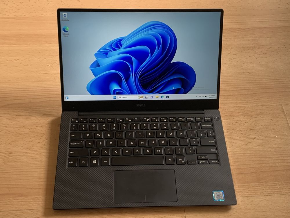 DELL XPS 9360, 13.3" IPS FHD, Intel i5-7200U, 8/256 GB, отличен