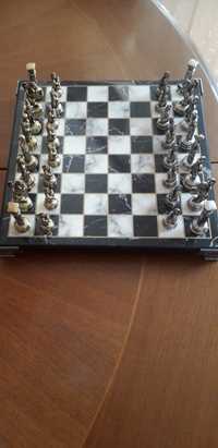 Оригинален шах метални фигури