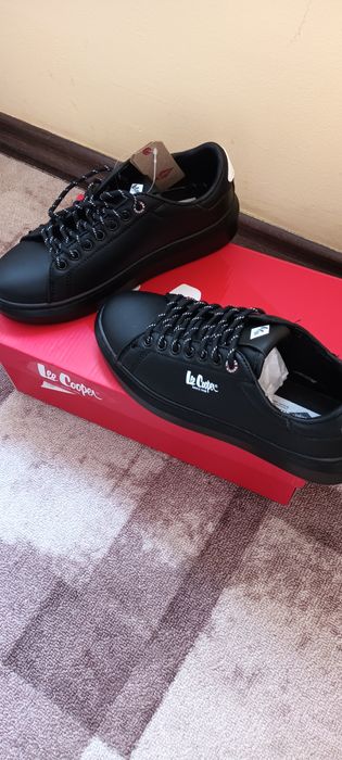 Нови дамски маратонки от еко кожа Lee COOPER