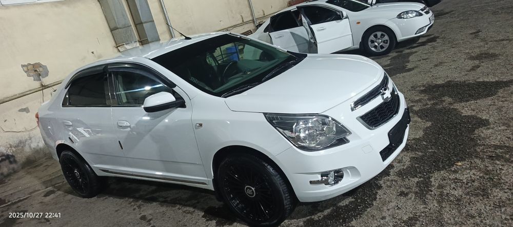 Cobalt oq avtomat kraska top toza