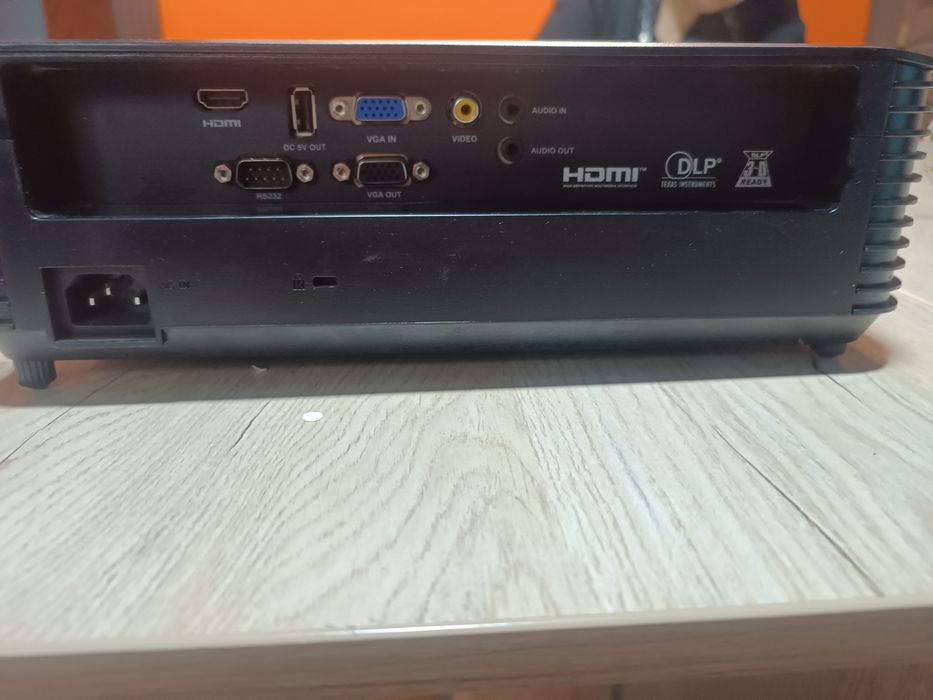 Проектор Acer  почти как новый