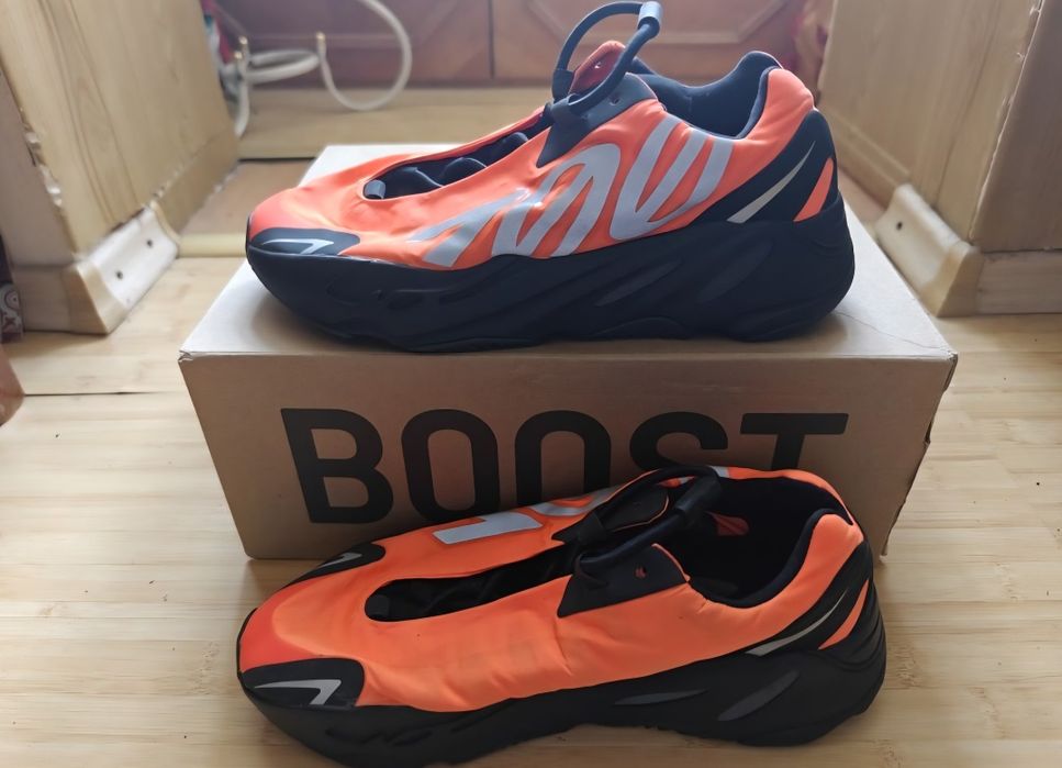 Adidas Yeezy 700 MNVN orange marimea 42.5(27cm)