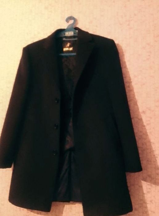 Продам черное пальто
