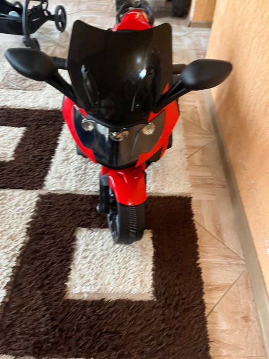 Акумулаторен детски мотор