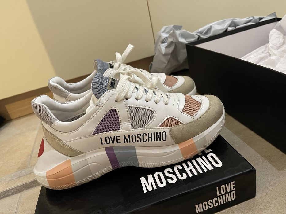 Маратонки / Кецове Love Moschino